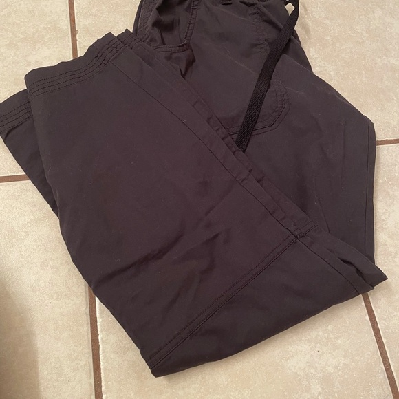 Assorted scrub bottoms all size LP used - Picture 4 of 6